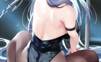 Sexy squatting hentai 1