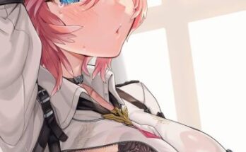 lui-giving-a-slight-peek.jpg
